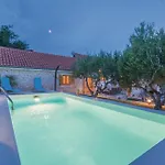 Two-bedroom In Jagodnja Gornja Prázdninový dům *