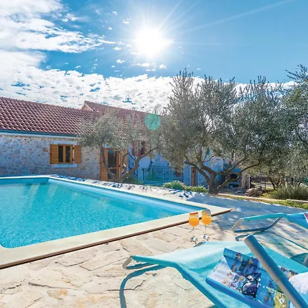 Lovely In Jagodnja Gornja With Wifi Casa vacanze