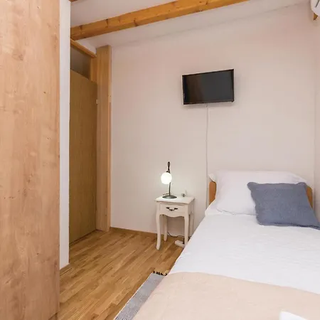 Dom wakacyjny Two-bedroom In Jagodnja Gornja *
