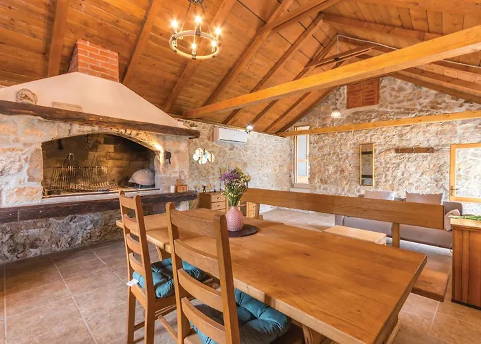 Two-bedroom In Jagodnja Gornja Nyaraló *
